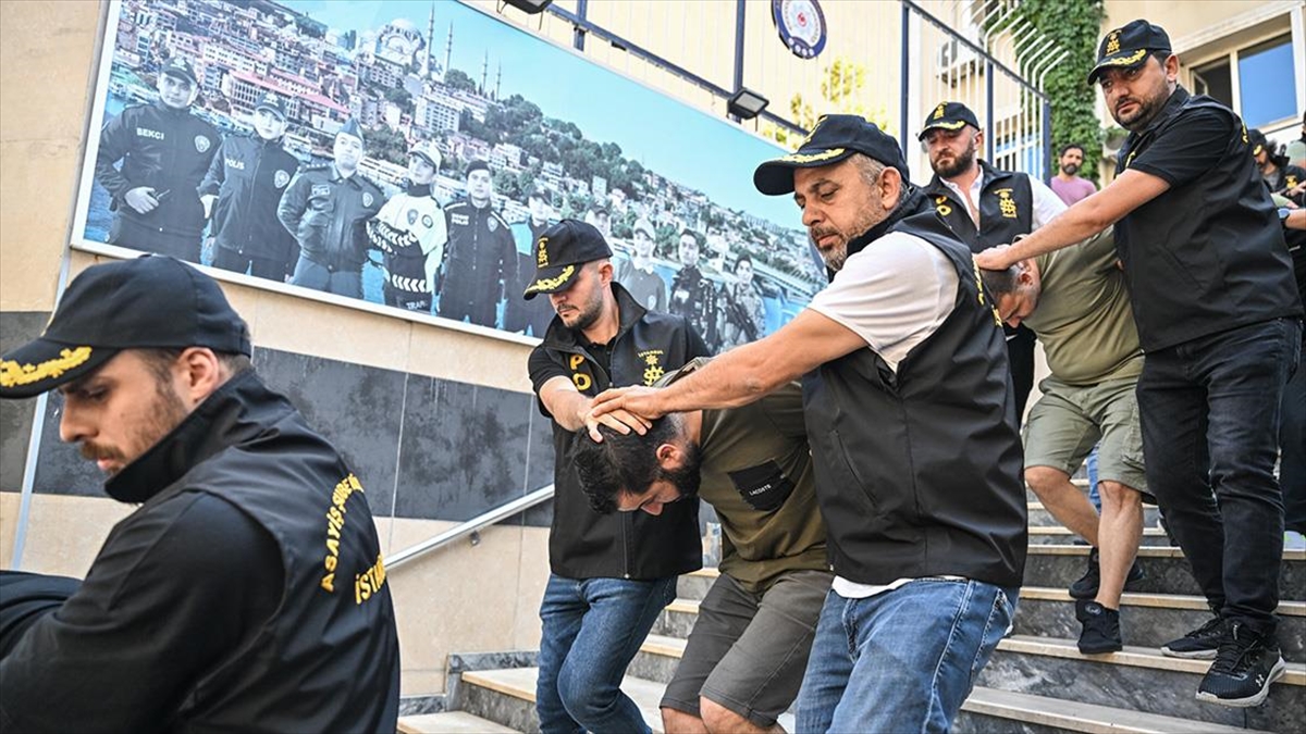 Esenyurt'ta Tekel Bayisindeki Olaya İlişkin Gözaltındaki 8 Şüpheli Adliyeye Sevk Edildi
