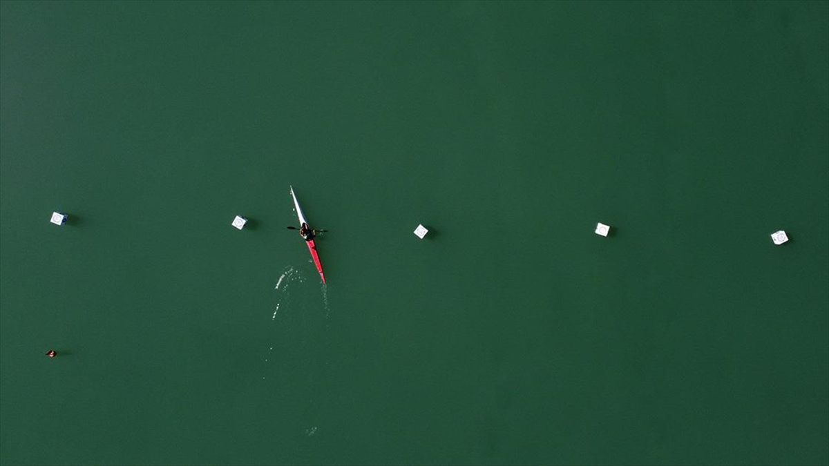 Eskişehir'de Durgunsu Kano Türkiye Şampiyonası Başladı