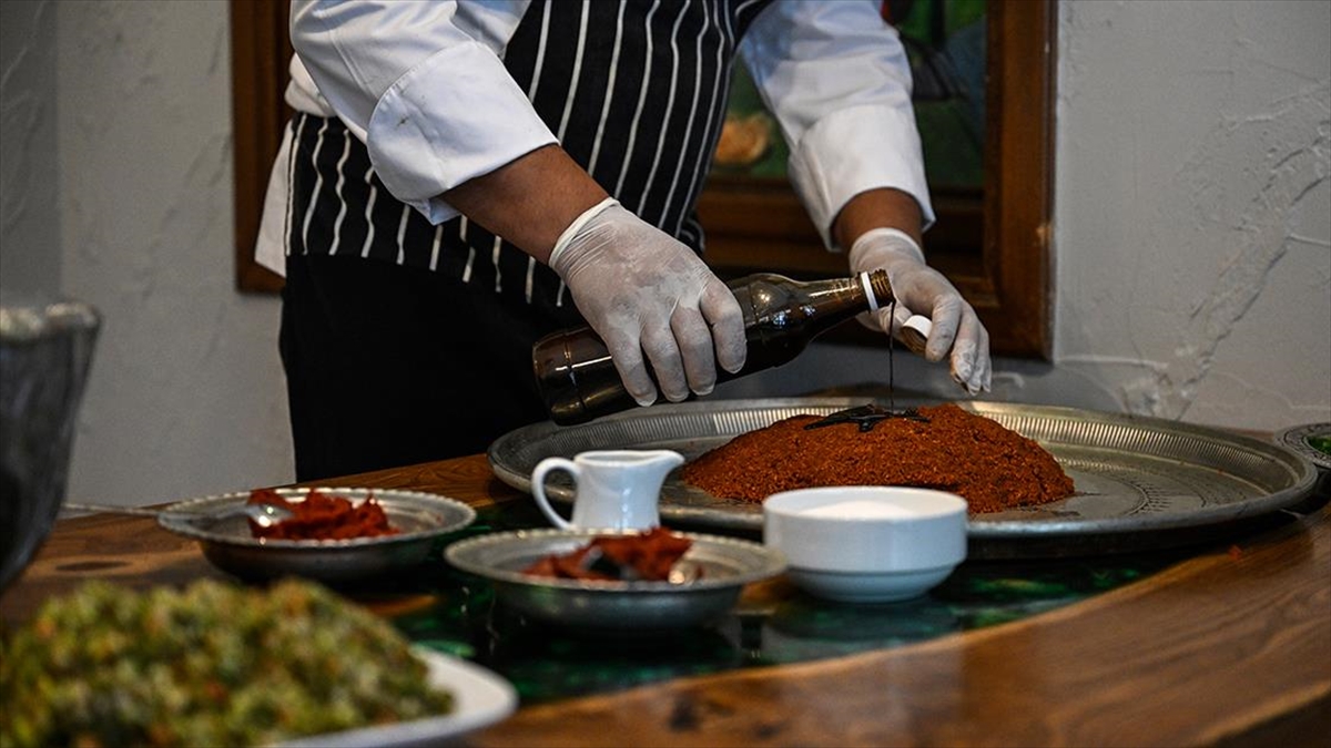 Osmanlı Mutfağından Etsiz Çiğ Köfte Tarifi Çıktı