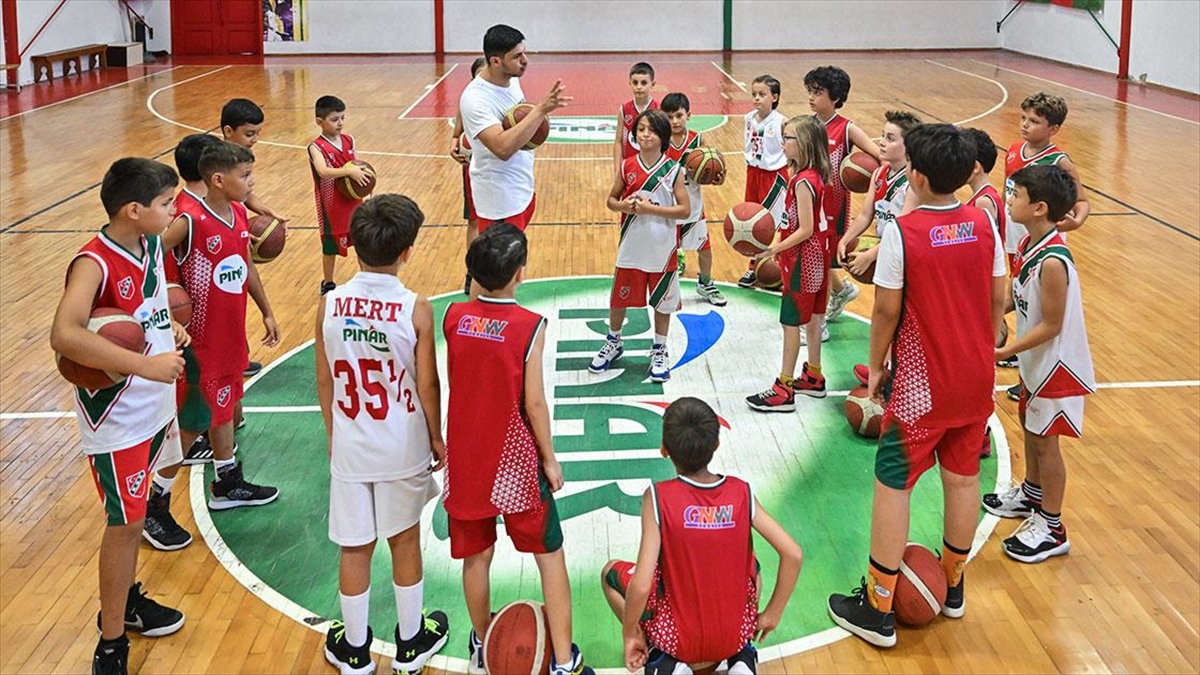Karşıyaka Spor Kulübü, Türk Basketboluna Oyuncu Yetiştirmeyi Sürdürüyor