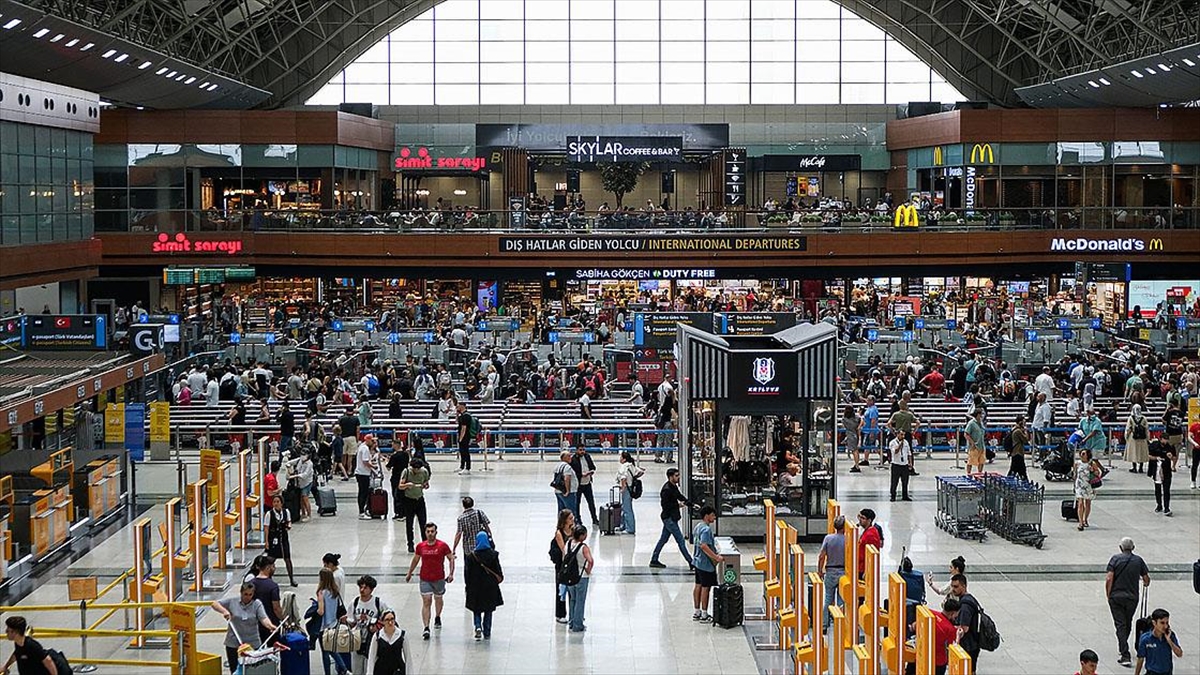Sabiha Gökçen Ağustosta Da Rekor Yolcu Sayısına Ulaştı