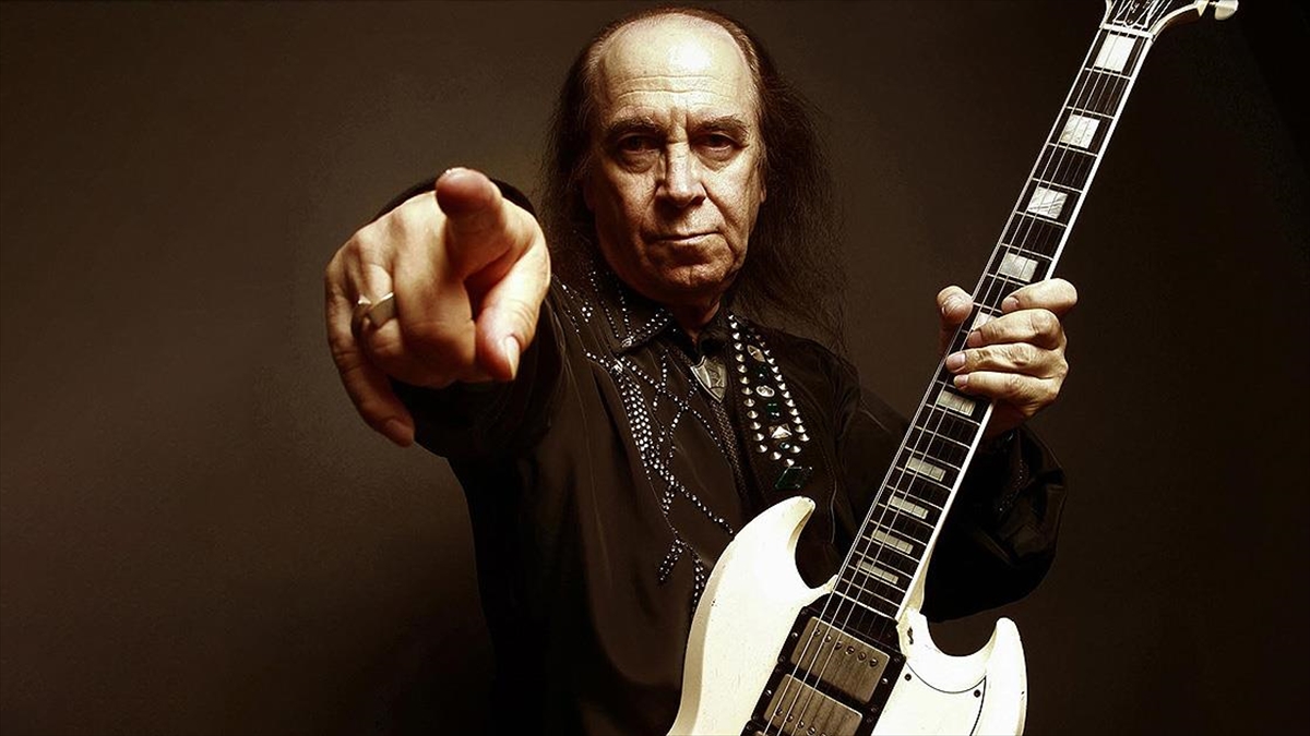 Erkin Koray 82 Yaşında Hayatını Kaybetti