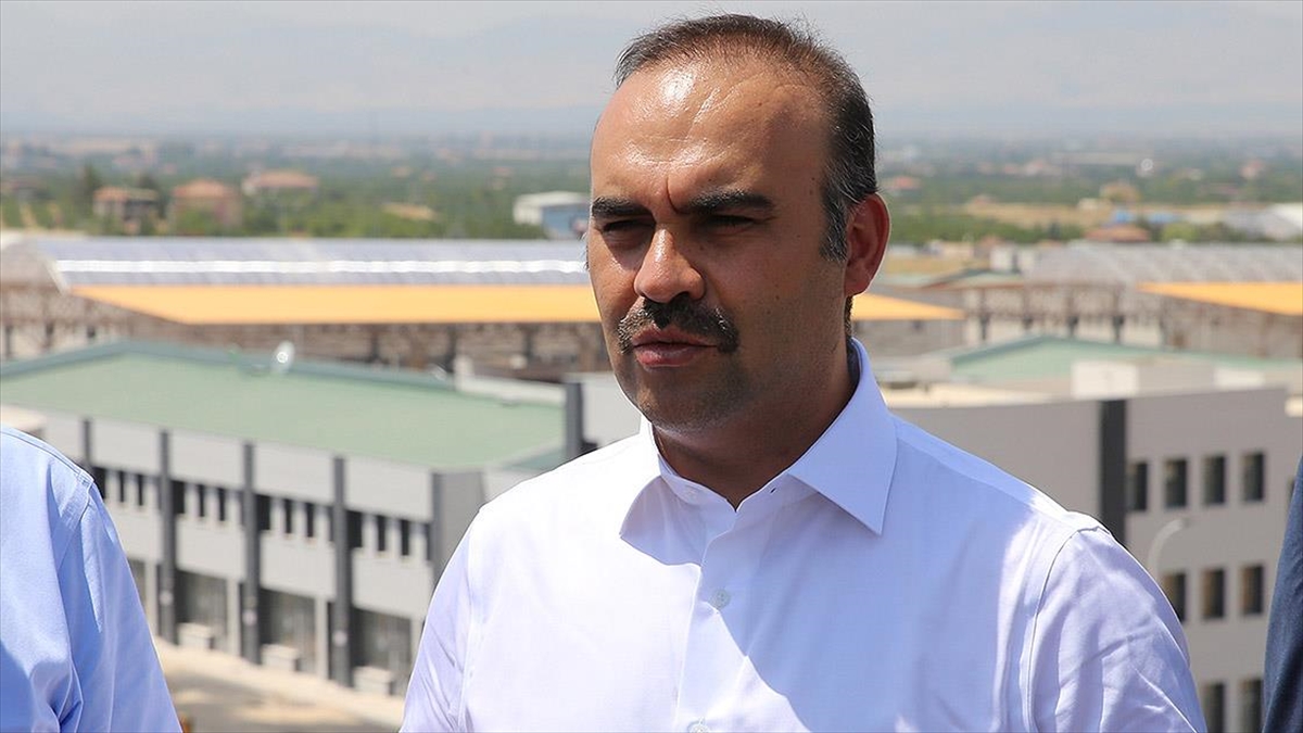 Bakan Kacır: Hedefimiz, Malatya'nın Kuru Kayısı İhracat Gelirini 2 Milyar Dolar Seviyesine Çıkarmak