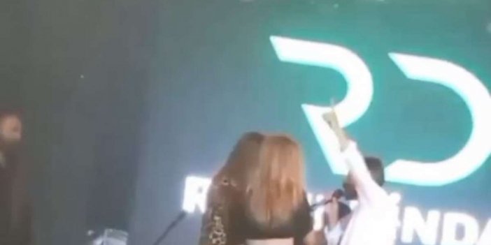 Demet Akalın ve Resul Dindar sahnede birbirine girdi