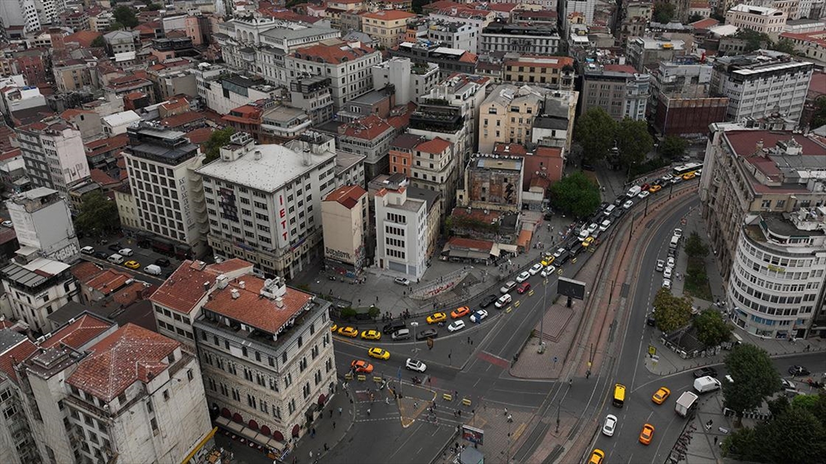 Galata Köprüsü'ndeki Çalışma Trafik Yoğunluğunu Arttırdı