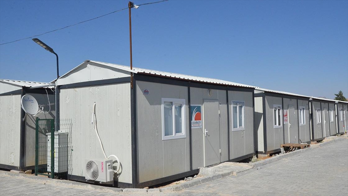 Afşin'deki Konteyner Kentlerde Klima Kurulumu Tamamlandı