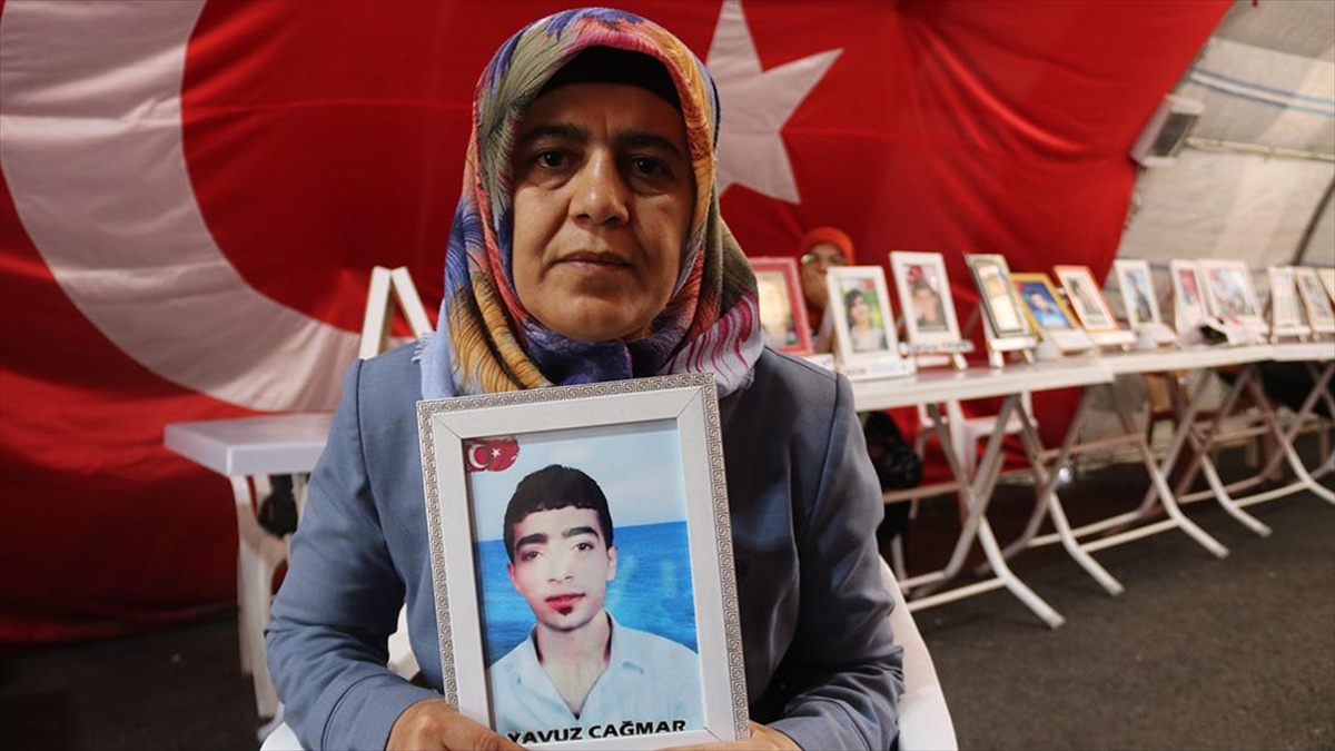 Diyarbakır Annelerinden Çocuklarına "teslim Ol" Çağrısı