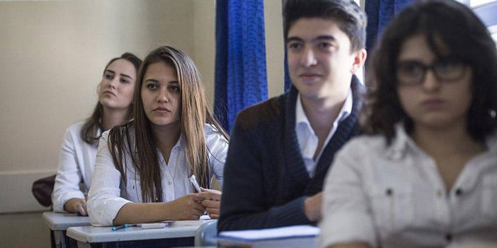 Liselerde sınıf tekrarı geri dönüyor, devamsızlık affı kaldırılıyor