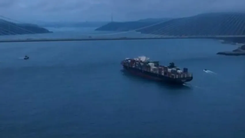 Tahıl gemisi İstanbul Boğazı'nda!