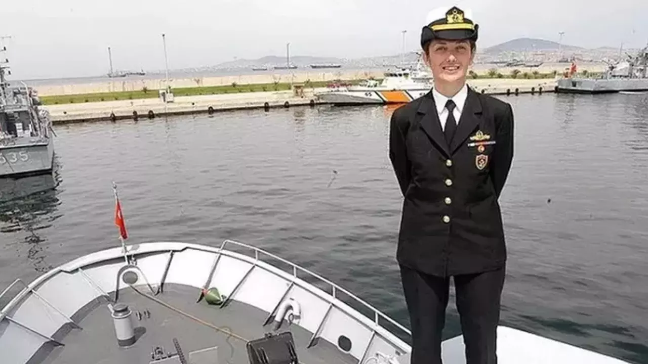 NATO’dan ilk kadın amirale tebrik