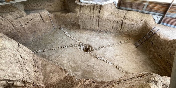 Çorum'da Silo Olduğu Değerlendirilen 3 Bin 300 Yıllık Yapı Bulundu