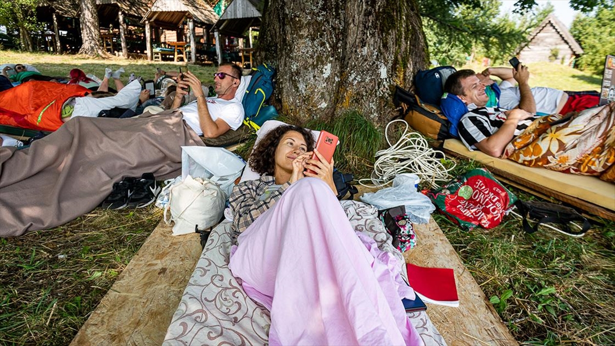 Karadağ'ın Mizahi Geleneği "En Tembel Vatandaş" Yarışması Başladı