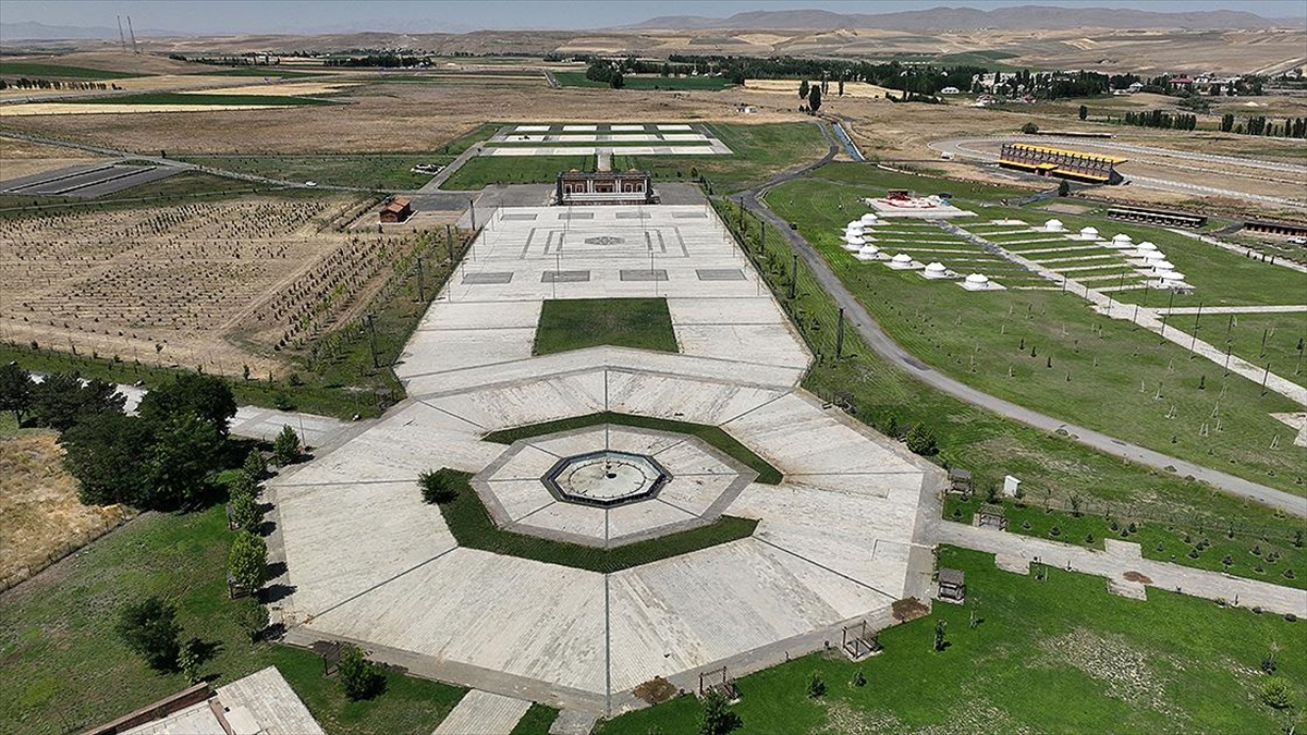 Malazgirt Türklere Anadolu'nun Kapılarını Açan Şanlı Zaferin Yıl Dönümüne Hazırlanıyor