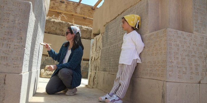 Arkeolog Çiftin 7 Yaşındaki Kızı Mercan Kazı Ekibinin "mesai Arkadaşı" Oldu
