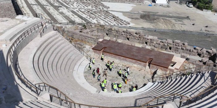 İKİ BİN YILLIK TARİH CANLANIYOR: ANTİK ROMA TİYATROSU YENİDEN HAYAT BULUYOR