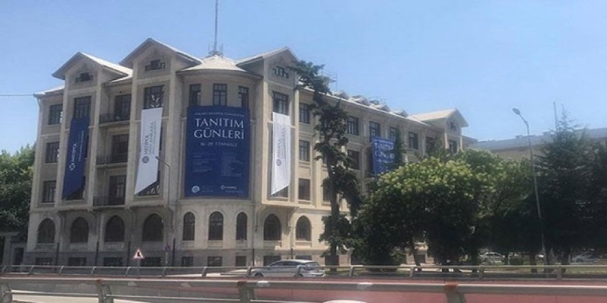 Tarihi Bina Bakanın Üniversitesine Verildi