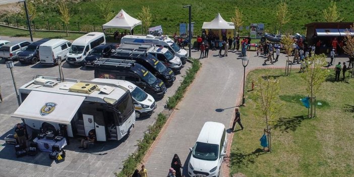 Yerli Ve Milli İmkanlarla Üretilen Silah Ve Teçhizatlar Ahlat'ta Sergileniyor