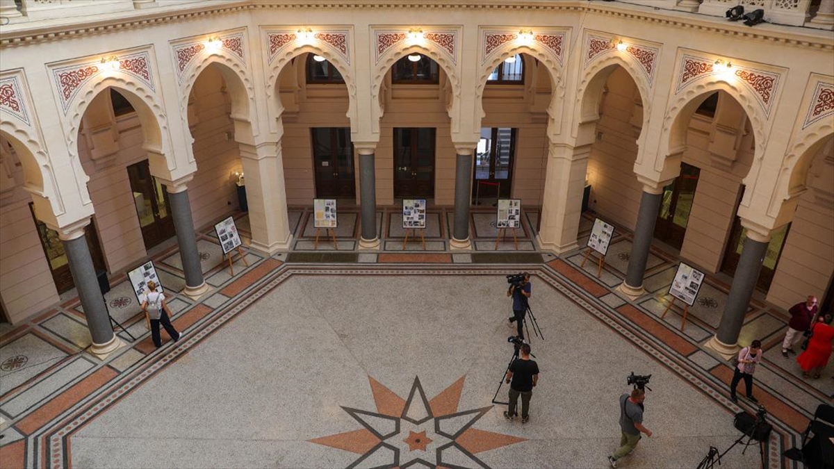 Saraybosna'daki Vijecnica Kütüphanesi'nin Yakılışının 31'inci Yılı Dolayısıyla Fotoğraf Sergisi Açıldı