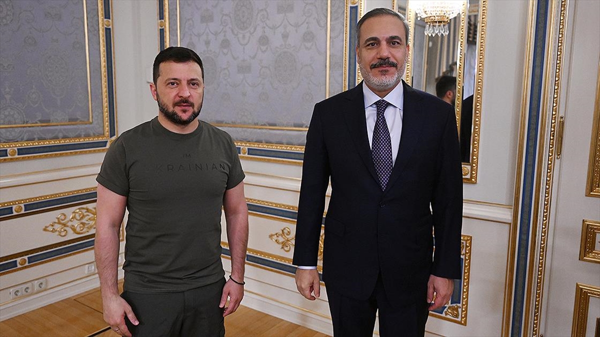 Dışişleri Bakanı Fidan, Ukrayna Devlet Başkanı Zelenskiy Tarafından Kabul Edildi