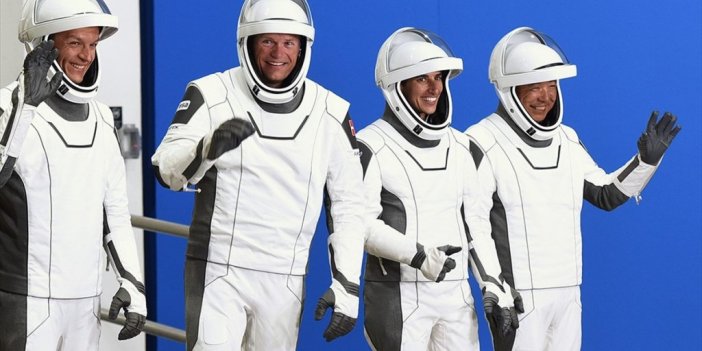 Space X'in 4 Astronotu Uluslararası Uzay İstasyonu'na İniş Yaptı