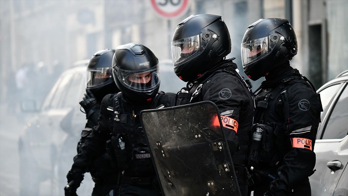 Rapor: Fransa'da "Sarı Yeleklilere" Müdahalede Plastik Mermiler Kural Dışı Kullanıldı