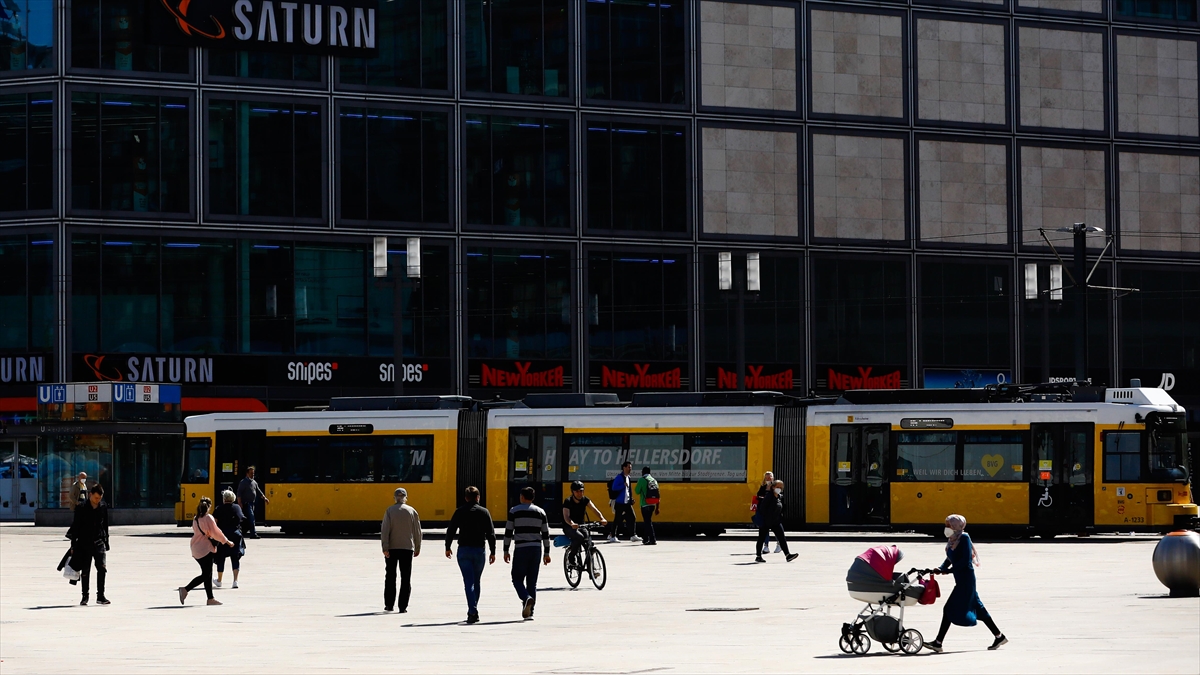 Almanya'da Ekonomik Gerileme Ve Enflasyon Tüketici Güvenine Olumsuz Yansıyor