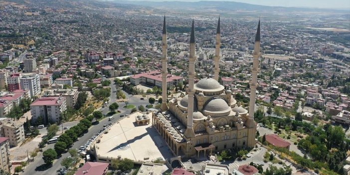 Depremde Hasar Gören Abdülhamit Han Camisi'ndeki Onarım Büyük Oranda Tamamlandı