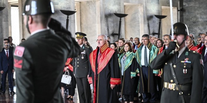 Yargıtay Üyeleri Adli Yıl Açılışı Dolayısıyla Anıtkabir'i Ziyaret Etti