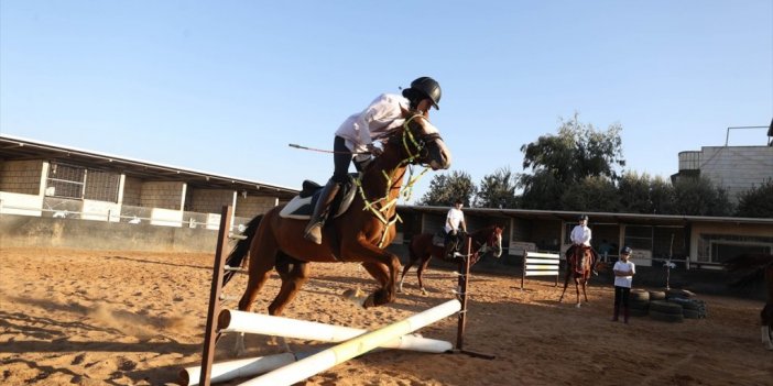 Filistinli Genç Kadın Eğitmen, Binicilik Alanında Kız Çocuklarına "rol Model" Oldu