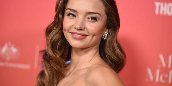 Ünlü model 4. bebeğine hamile