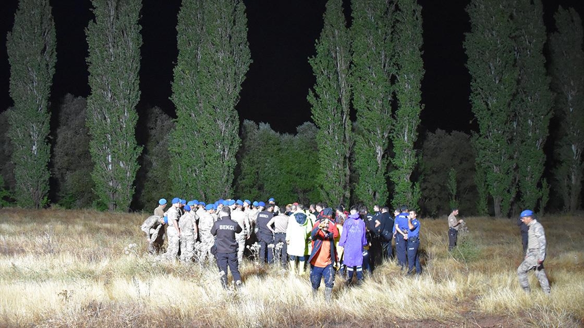 Aksaray'da Selde Mahsur Kalan 13 Kişi Kurtarıldı, 1 Kişinin Cesedi Bulundu