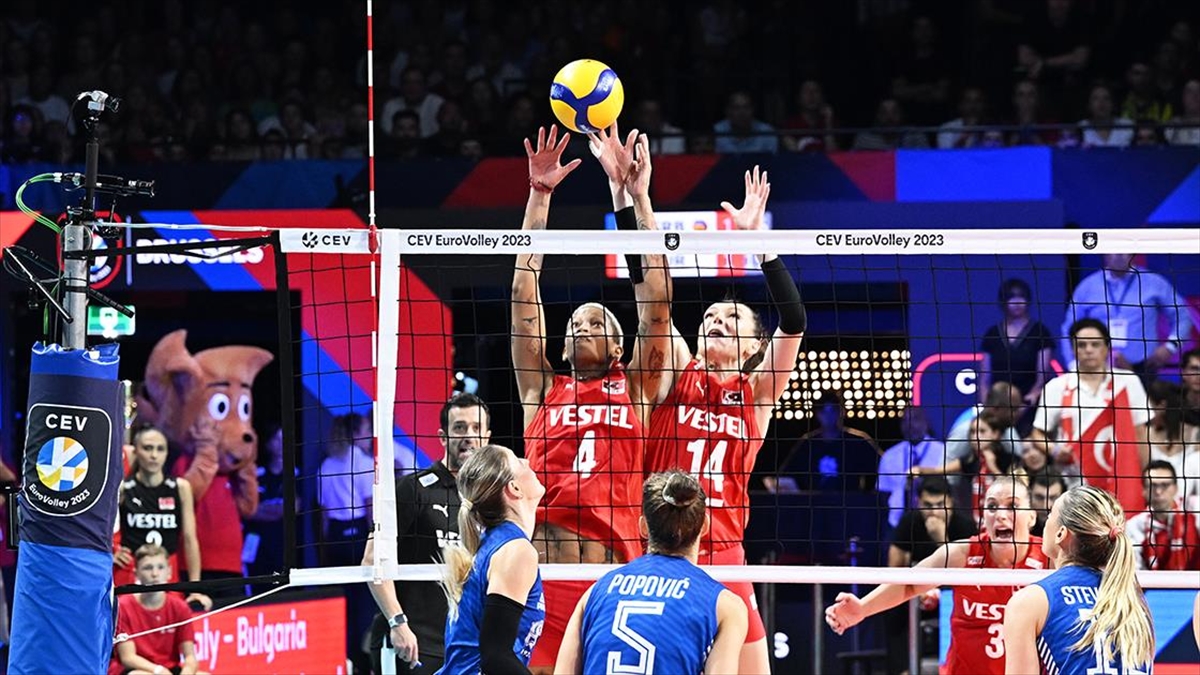 Siyasilerden Avrupa Şampiyonu “Filenin Sultanları”na Tebrik