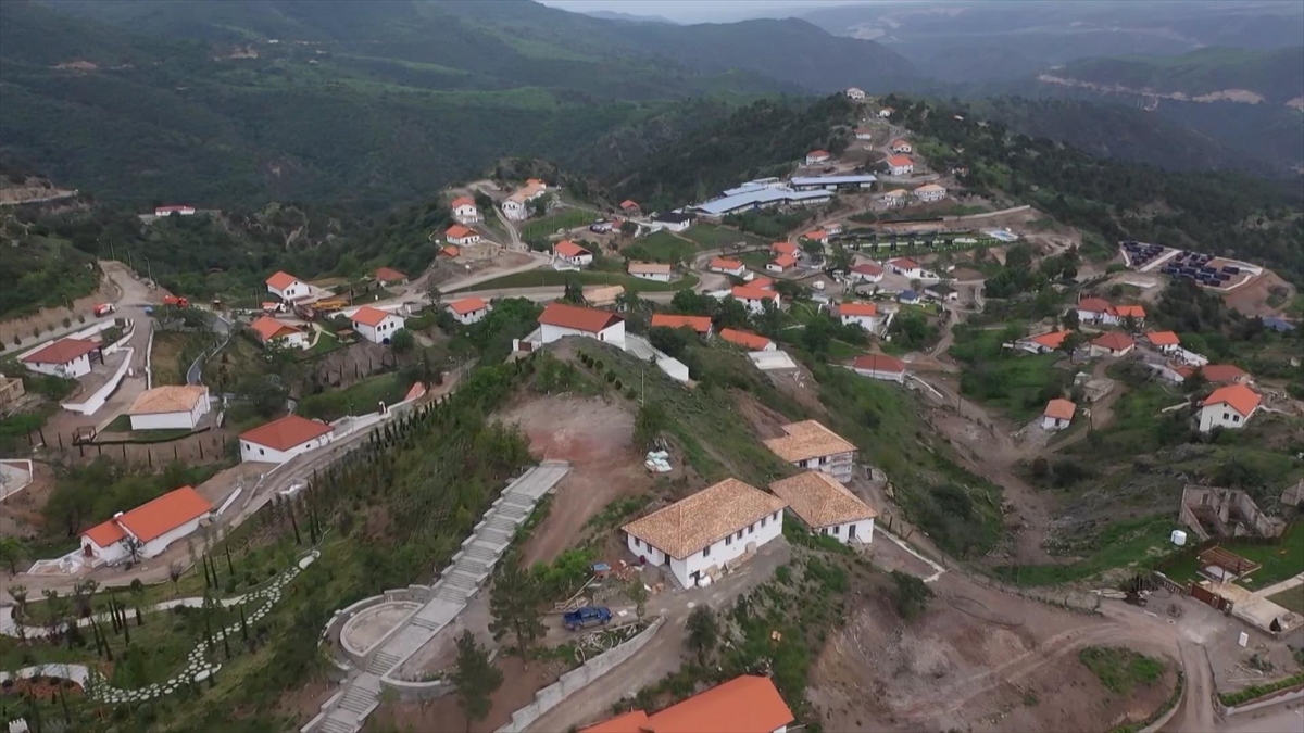 Rusya: Hem Laçın Hem De Ağdam Yolunun Açılmasından Yanayız