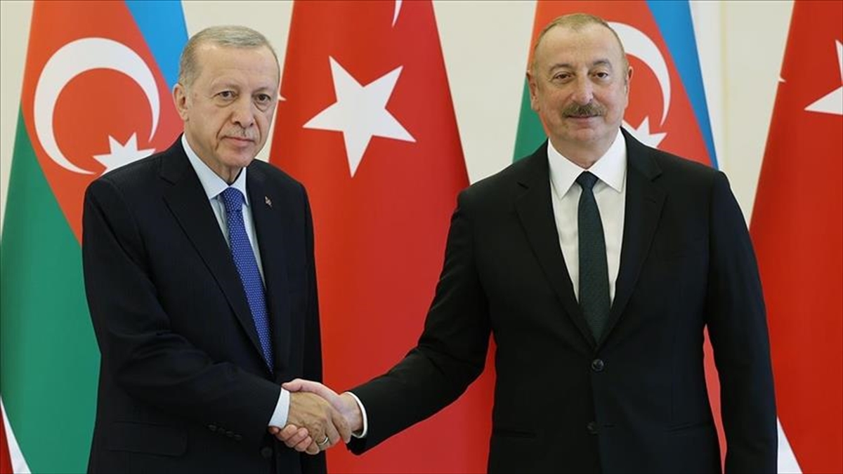 Erdoğan, İlham Aliyev'le Telefonla Görüştü