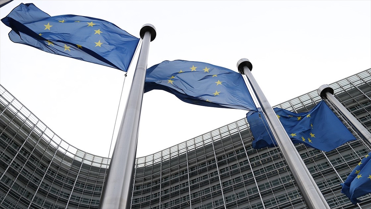 Ab, Rus Turistlerin Arabalarına El Konulacağını Teyit Etti