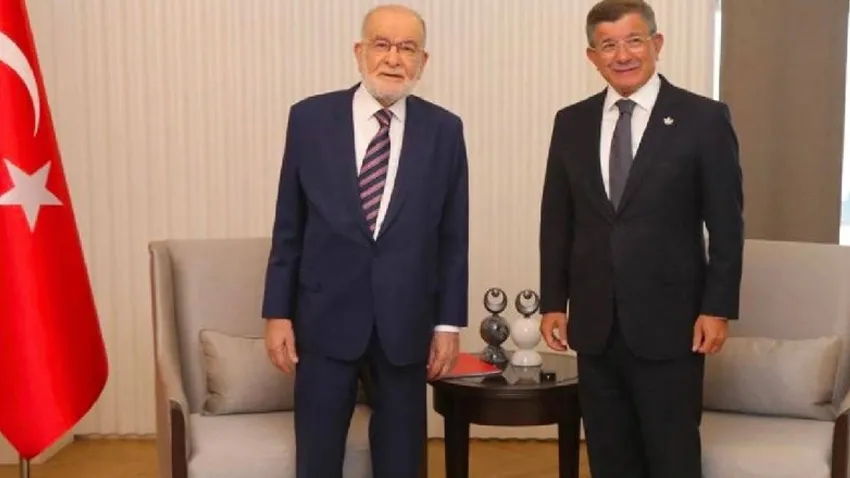 Karamollaoğlu ile Davutoğlu'ndan sürpriz görüşme