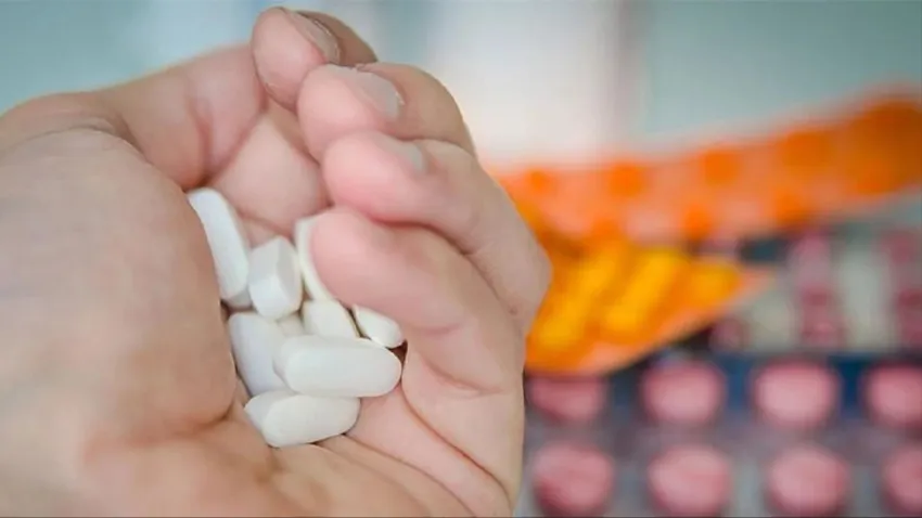 Evde bulduğu ilaçları içen 7 yaşındaki çocuk hayatını kaybetti