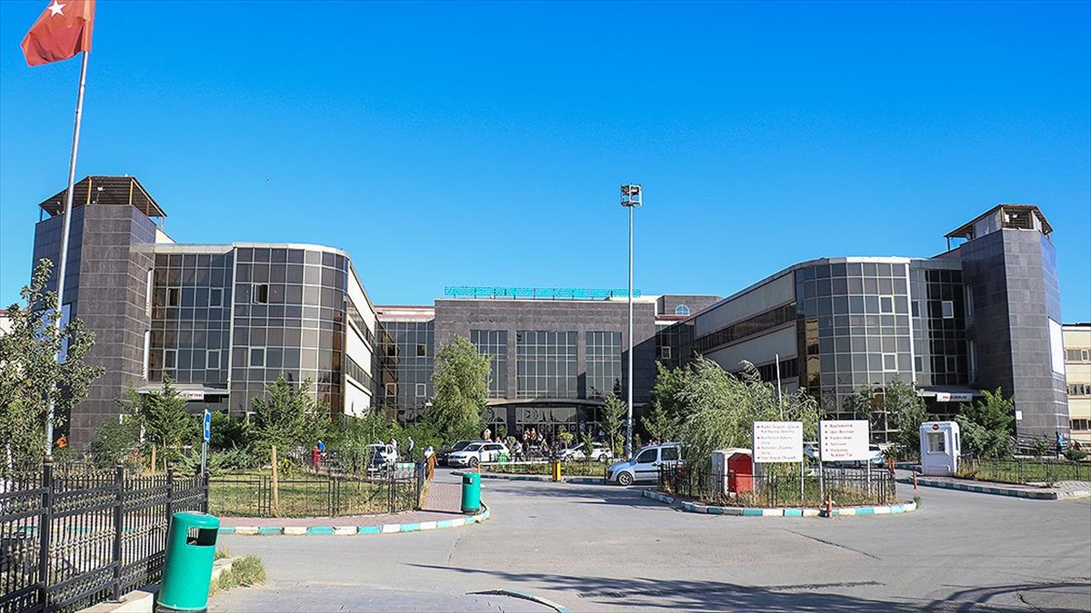 Van'daki Kalp Merkezinden 3 Yılda Yaklaşık 378 Bin Hasta Yararlandı