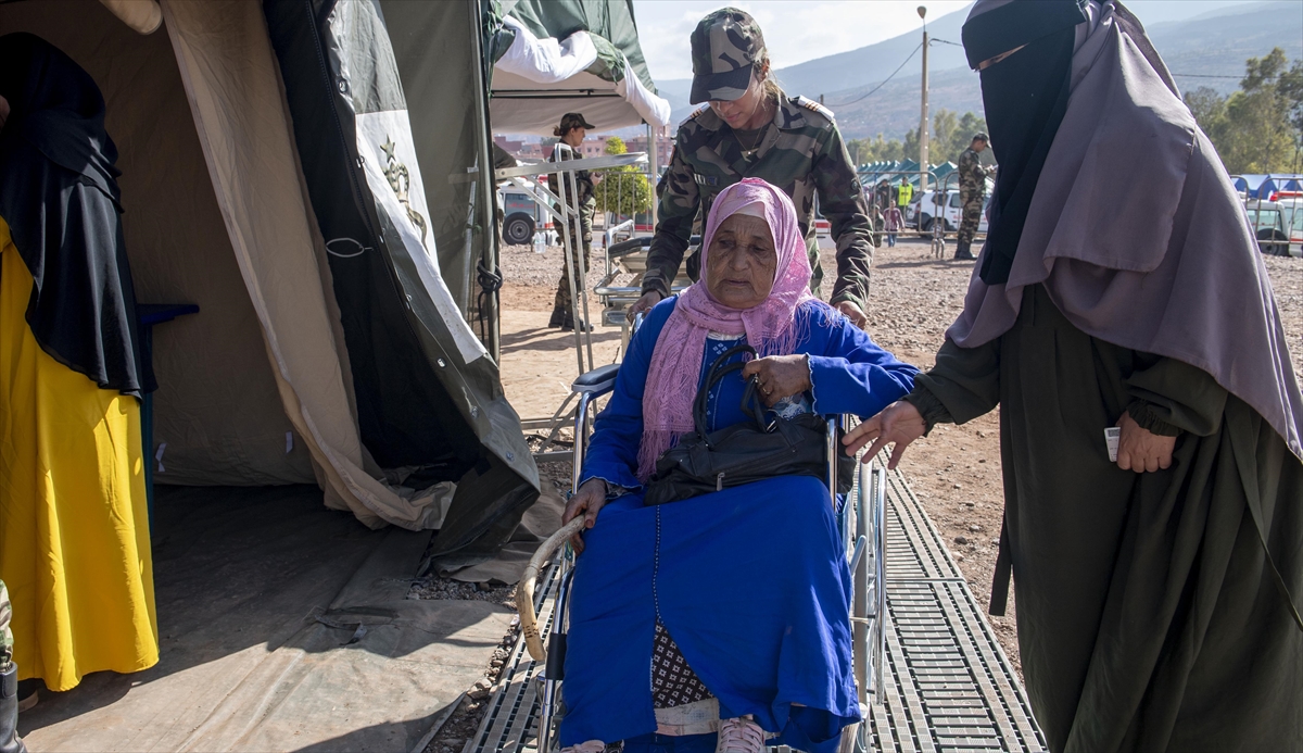 Fas'ta Depremzedeler İçin Birçok Bölgede Sahra Hastaneleri Kuruldu