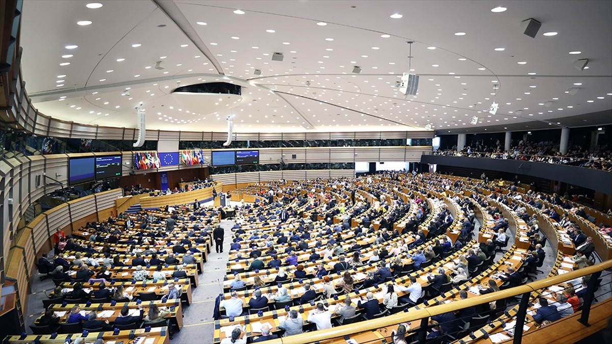 Avrupa Parlamentosunda Milletvekili Sayısı Artırıldı
