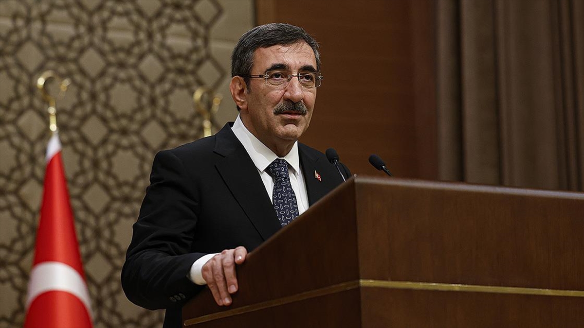 Cumhurbaşkanı Yardımcısı Yılmaz, Yurt Dışına Eğitim İçin Gönderilen Öğrencilerin Burslarında Yapılan Artışları Açıkladı