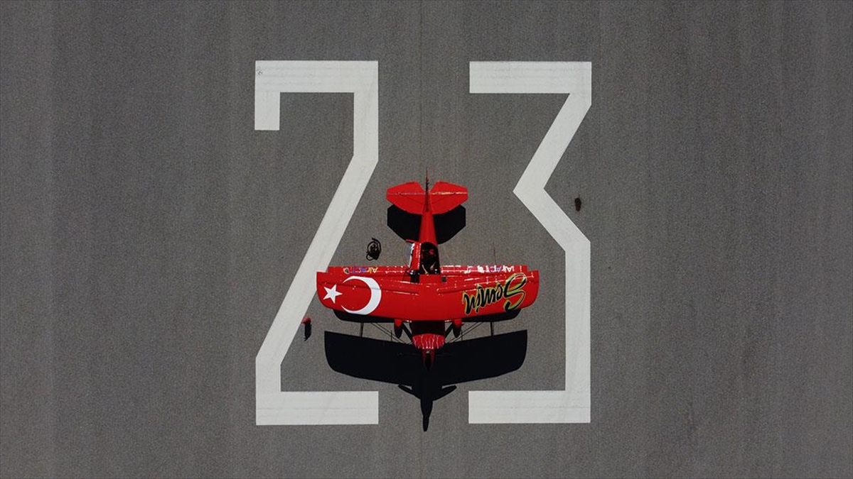 Türk Kadın Akrobasi Pilotu 2024'te Yurt Dışı Uçuş Gösterilerini Artırmayı Hedefliyor