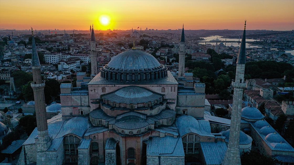 Dezenformasyonla Mücadele Merkezi, Ayasofya-i Kebir Camii'nin Restorasyonuyla İlgili İddiaları Yalanladı