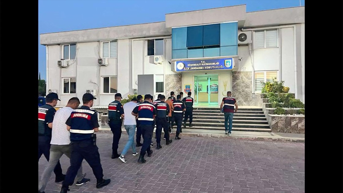 Bakan Yerlikaya, 42 Zehir Tacirinin Yakalandığını Bildirdi