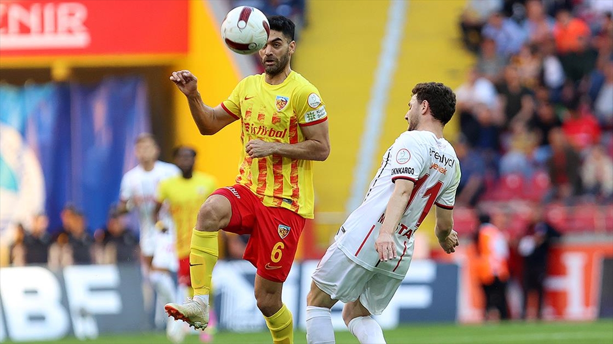 Kayserispor Evinde 2 Golle Galip