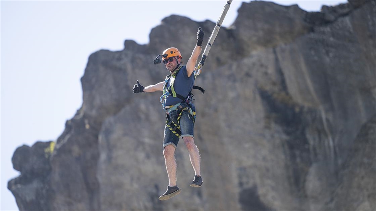 "Sakin Şehir" Güdül, "Halatla Atlama" Tutkunlarına Ev Sahipliği Yapıyor