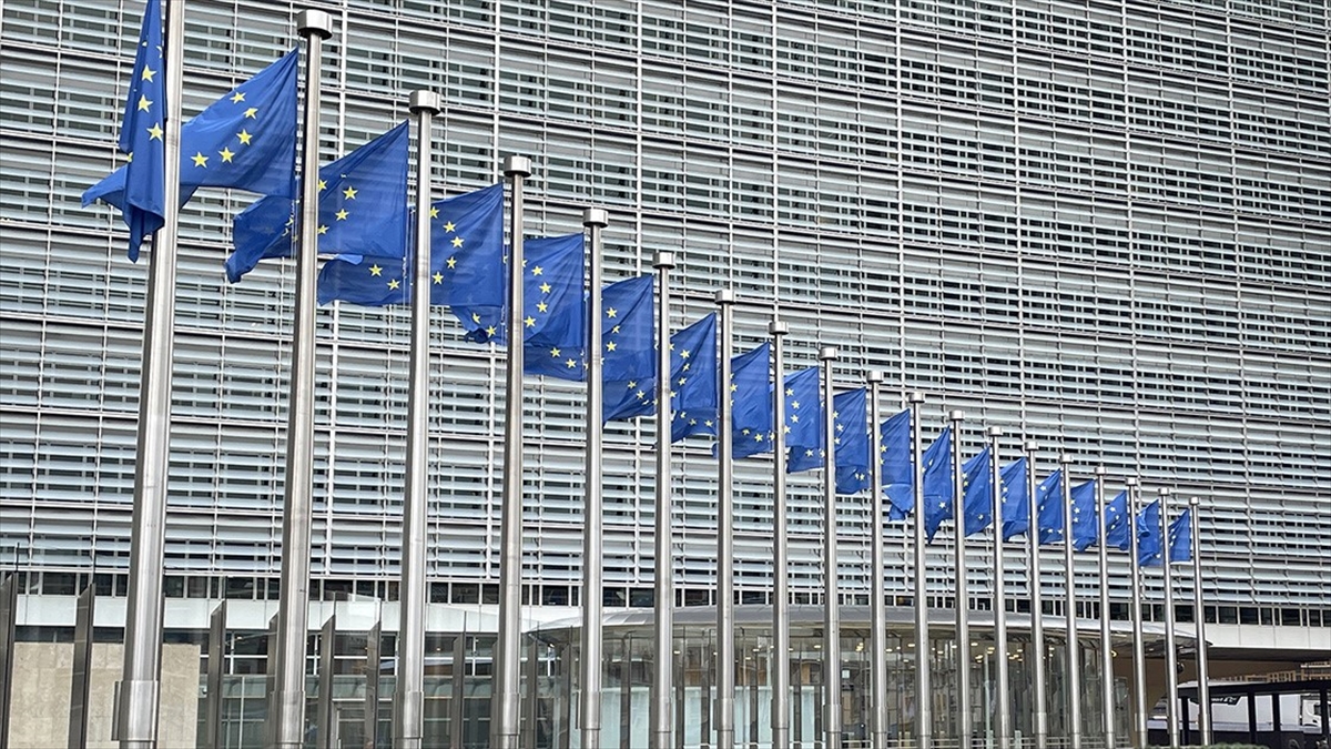 Ab, Polonya'dan Vize Usulsüzlüğü İddialarıyla İlgili İzahat İstedi