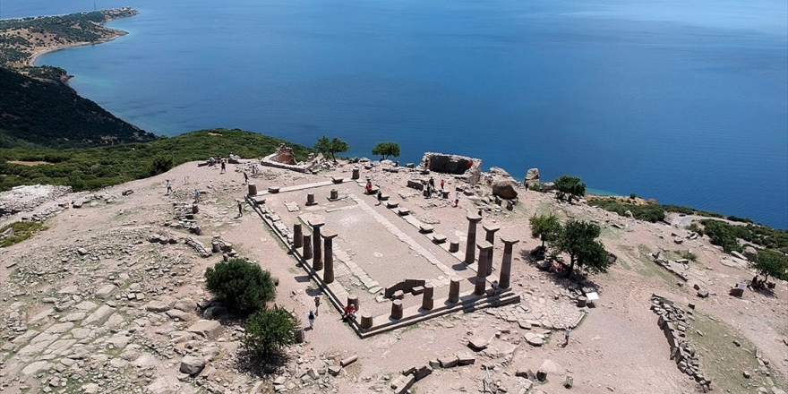 1800'den Bu Yana Kazılan Kent: Assos