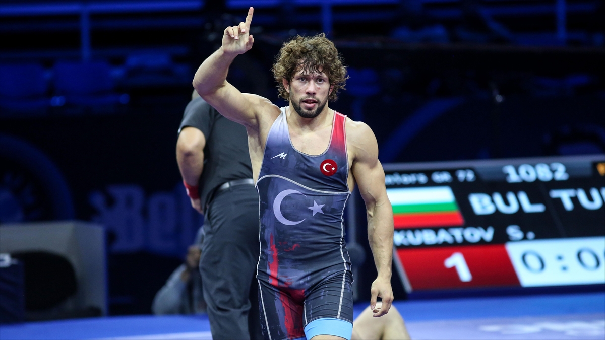 Milli Sporcu Selçuk Can, Dünya Güreş Şampiyonası'nda Bronz Madalya Kazandı