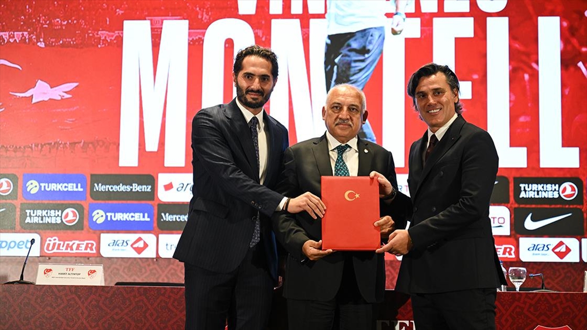 A Milli Futbol Takımı 3 Yıllığına Vincenzo Montella'ya Emanet
